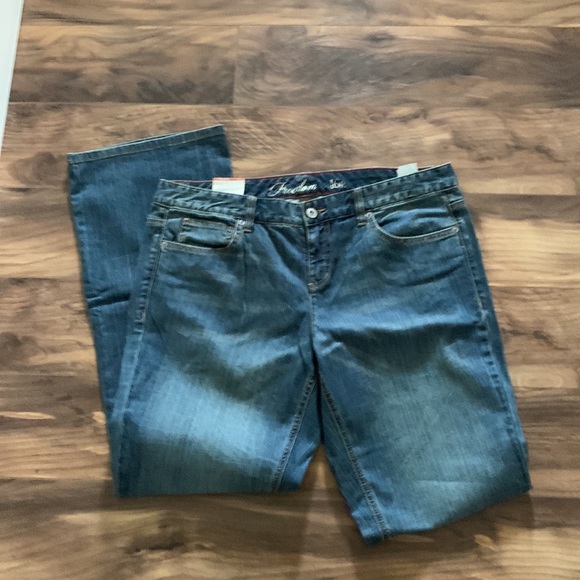 Tommy Hilfiger  Classic Bootcut Jeans 16R - Picture 4 of 6